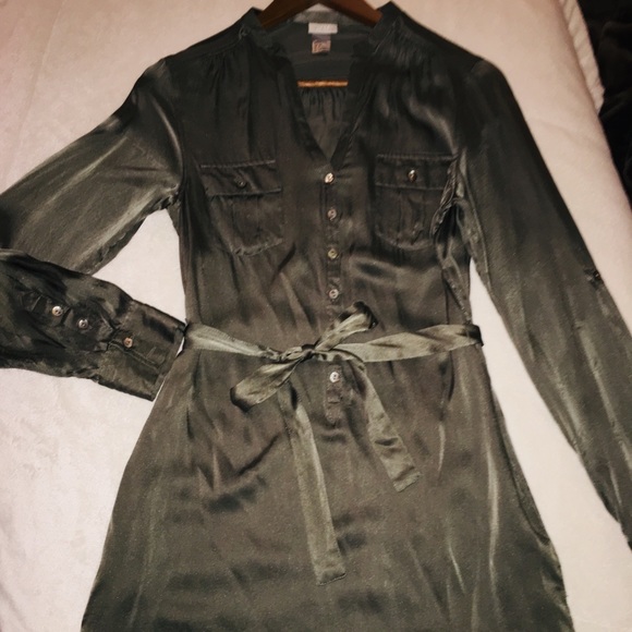 H&M silk midi button down shirt - Picture 1 of 8